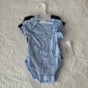 Nike 3-pack Baby Bodysuit 6M